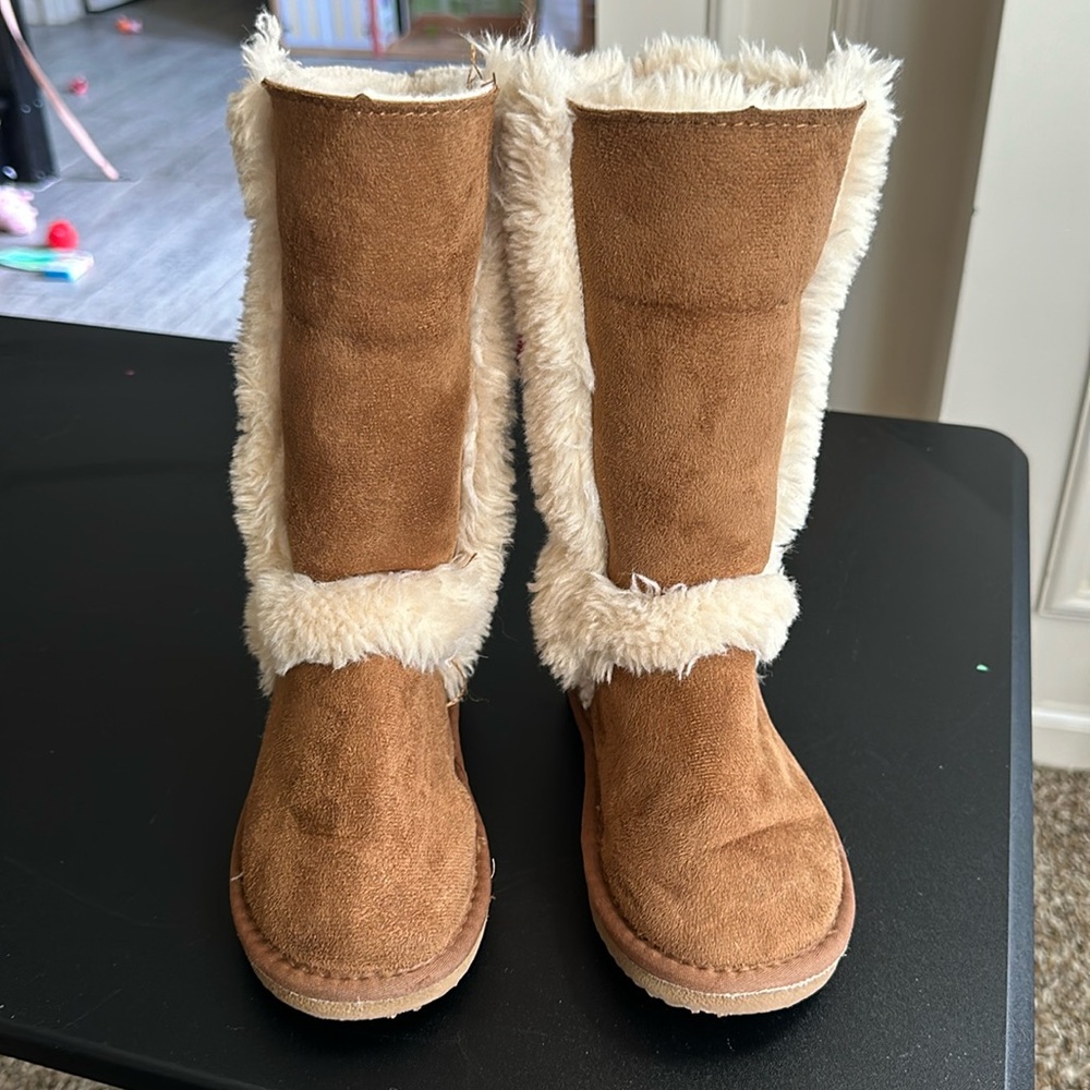 Tall brown fall/winter toddler boots with faux fur